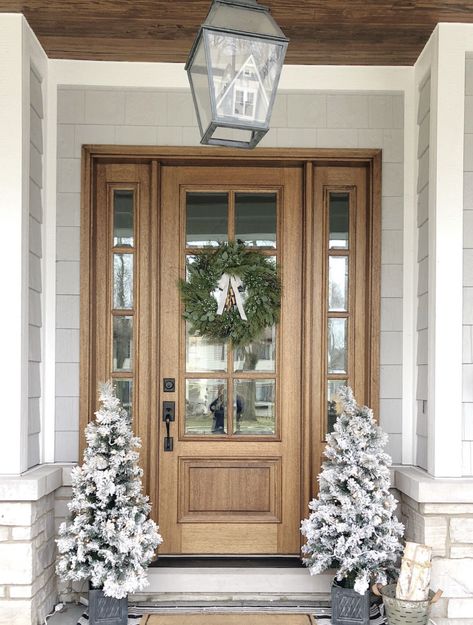 French Country Front Door, Country Front Door, Brown Front Doors, House Front Door Design, Traditional Front Doors, Front Door Styles, House Front Porch, Farmhouse Front Door, Double Front Doors