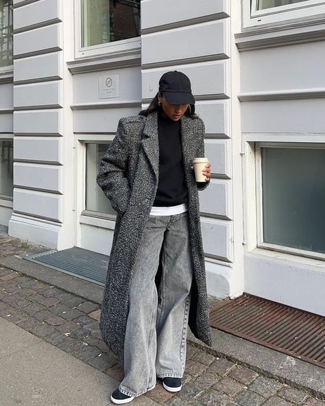 Ingrid Fagerli Edvinsen on Instagram: "🤍" Herringbone Coat Outfit, Long Grey Coat, Herringbone Coat, Winter Fits, Coat Outfits, Fall Winter Outfits, Long Coat, Herringbone, Cool Style