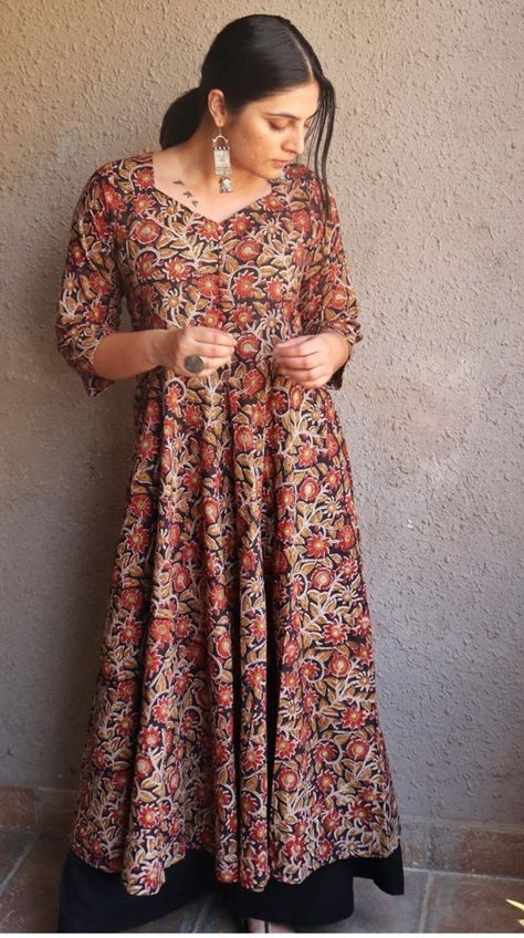 Cotton Kalamkari Kurtis, Cotton Frocks For Women, Kalamkari Dresses, Checked Shirt Dress, Simple Frock Design, Stylish Kurtis Design, Straight Kurti, Long Gown Design, Simple Frocks