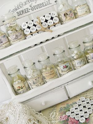 Vintage button storage #buttons Vintage Spice Rack, Button Storage, Shabby Chic Decorating, Shabby Chic Decor Diy, Decoration Shabby, Estilo Shabby Chic, Dream Craft Room, Style Shabby Chic, Rustic Crafts