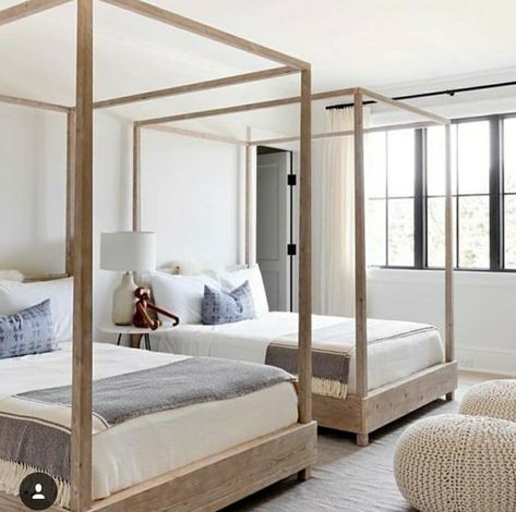 Hamptons Bedrooms, Bedroom Hamptons, Guest Bedroom Inspiration, Styl Hampton, Hamptons Home, Modern Hampton, Beautiful Florida, Coastal Bedroom Decorating, Coastal Living Rooms