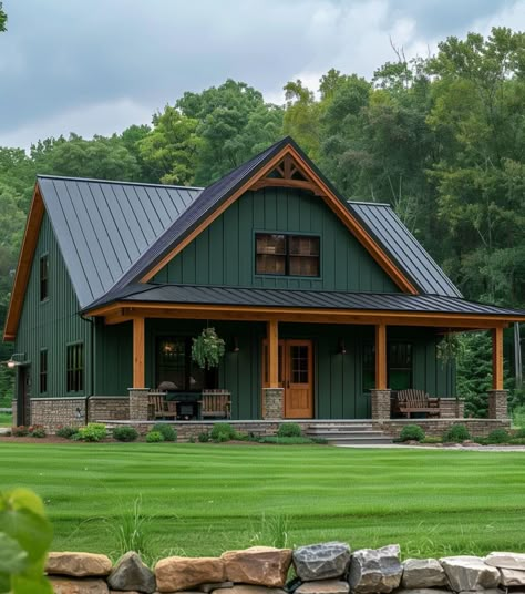 Green Metal House Exterior, Copper Roof Barndominium, Dark Green Barndominium, Barndominium Ideas Exterior Colors, Barndo Plans, Pole Barn House Plans, Barn Style House Plans, Building Plans House, Barn Style House