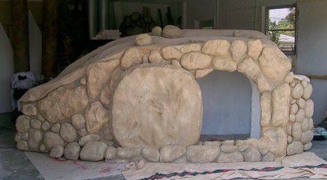 A church's Easter tomb backdrop, carved out of Styrofoam with Hot Wire Foam Factory tools. Pieces were repurposed for Christmas and VBS, too! Easter Tomb, Easter Backdrop, Jesus Tomb, Easter Play, Foam Factory, Play Props, Easter Backdrops, Resurrection Sunday, Church Stage Design