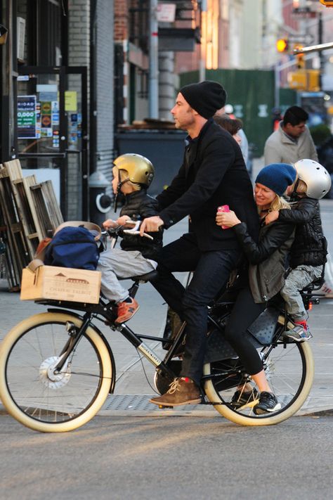 Liev Schreiber Family Bike, Liev Schreiber, Bicycle Travel, Cycle Chic, Urban Bike, I Want To Ride My Bicycle, Celebrity Families, Naomi Watts, Dream Family