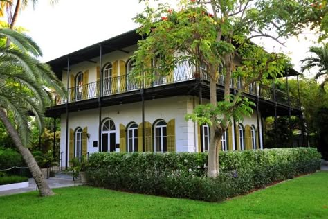 Florida Tourist Attractions, Ernest Hemingway House, Colonial Remodel, Hemingway House, West Home, Famous Houses, Historical Places, Visit Florida, Key West Florida