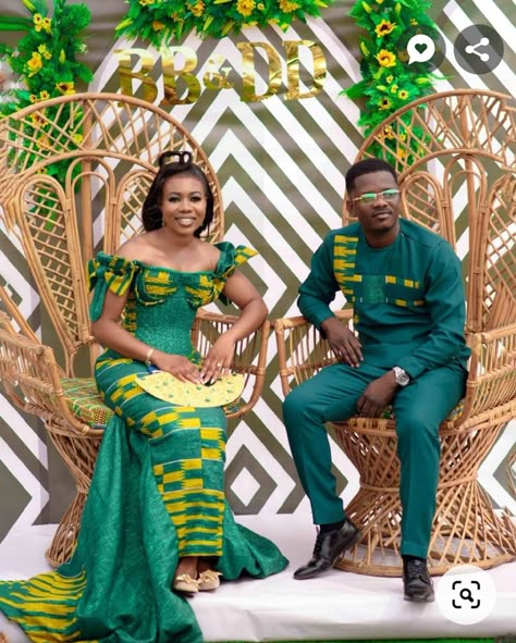 Ghana Groom Attire, Kente Styles For Men Ghana, Engagement Dress For Ghanaian Bride, African Groom Attire, Ghana Wedding Traditional, Traditional Engagement Dress, Ghanaian Traditional Wedding, Ghana Traditional Wedding, Engagement Dress For Groom