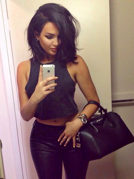 @nataliehalcro Hair Colorful, Corte Bob, Layered Bob, Hair Envy, Shoulder Length Hair, Great Hair, Gorgeous Hair, Dark Hair, Pretty Hairstyles