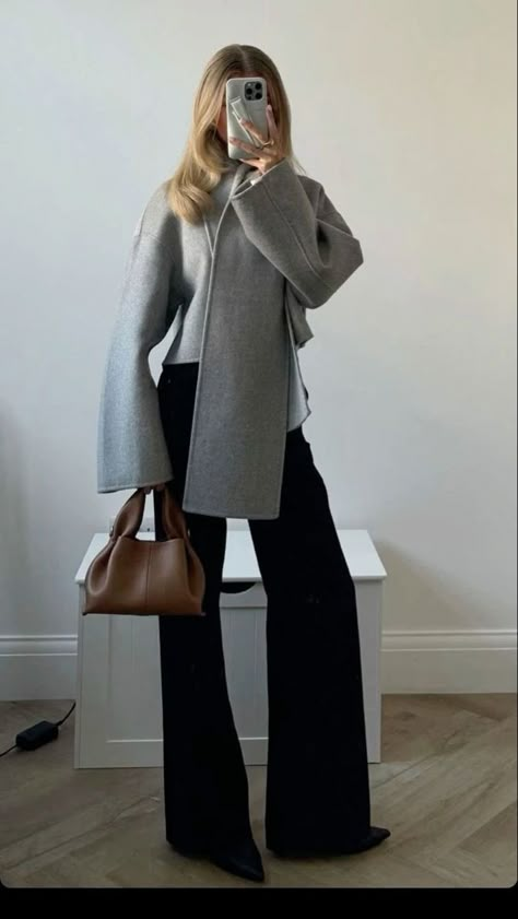 Dinner Outfit Casual, Italy Outfits, Autumn Outfit, Professional Outfits, Looks Style, Winter Fashion Outfits, Elegant Outfit, Fall Winter Outfits, Fashion Killa