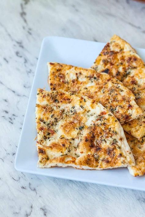 3 Ingredient Keto Flatbread recipe made with no yeast, no grains and no dairy! Perfect for wraps, sandwiches and pizza crusts, this low carb flatbread takes minutes to make! Paleo Flatbread, Keto Flatbread, Low Carb Flatbread, Paleo Pizza, Comidas Keto, Flatbread Recipe, Recetas Keto, Flatbread Recipes, Healthy Low Carb Recipes