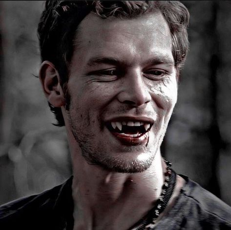 Klaus Vampire, Chris Wood Vampire Diaries, Vampire Face, Hayley And Klaus, Klaus The Originals, Kara Danvers Supergirl, Riverdale Cheryl, Hope Photos, Vampire Diaries Wallpaper