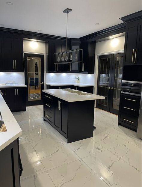 Black And Grey Kitchen, Marble Floor Kitchen, White House Interior, White Marble Kitchen, Decor Ideas Kitchen, Marble House, Gray And White Kitchen, Dream Kitchens Design, Black Kitchen Cabinets