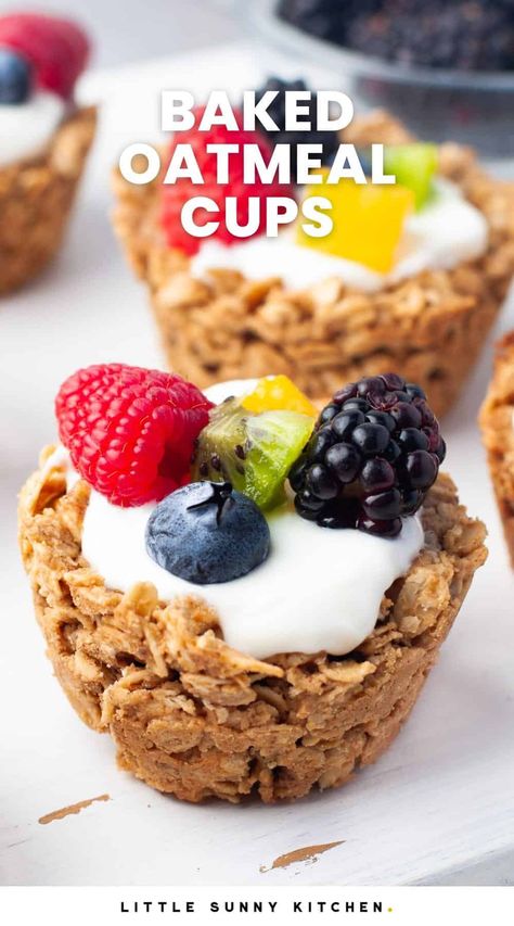 Breakfast Yogurt Cups, Fruit Oatmeal Bake Breakfast, Oatmeal Parfait Cups, Oat Yogurt Cups, Oat Cups With Yogurt, Yogurt And Granola Cups, Easy Summer Breakfast Ideas Healthy, Mini Granola Cups, Oatmeal Breakfast Cups Healthy