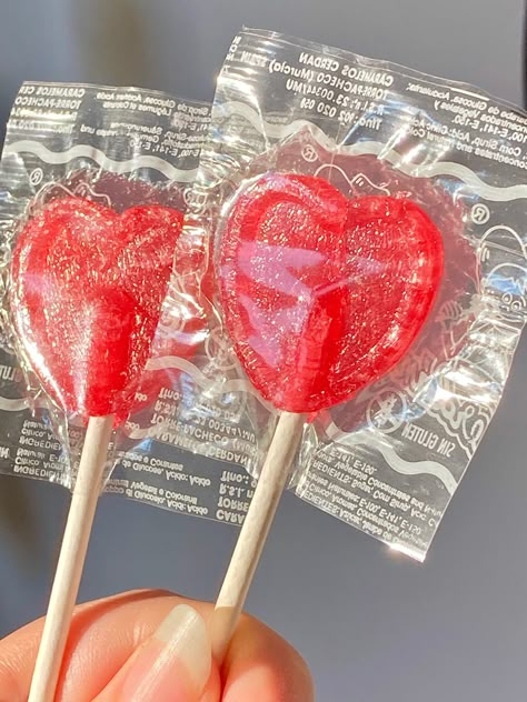 Heart Shaped Lollipops, Valentines Day Baskets, Ice Cream Floats, Cherry Wine, Iphone Wallpaper Hd Nature, Lunch Box Recipes, Valentines Day Party, Food Snapchat, Night Aesthetic