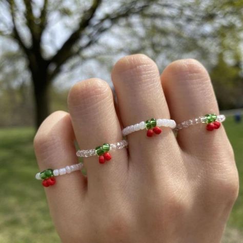 É L I T E TT on Instagram: "Chérie Beaded Set 🍒 Price-$30.00 (includes ring & bracelet) Can be customized to requested size, color/ pattern! In stock; Dm to order!🛍" Cherry Ring, Diy Beaded Rings, Beaded Necklace Diy, Pola Sulam, Beads Bracelet Design, Handmade Jewelry Tutorials, Handmade Wire Jewelry, Bead Kits, Handmade Jewelry Diy