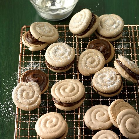 These crisp, chewy cookies can be made any size you choose. They're also great with a variety of fillings—try making them with fruit preserves. —Marie Valdes, Brandon, FL Meringue Sandwich, Vanilla Meringue Cookies, Strawberry Meringue, Meringue Cookie Recipe, Baked Meringue, Meringue Recipe, Chewy Cookies, Baking Cocoa, Cocoa Chocolate