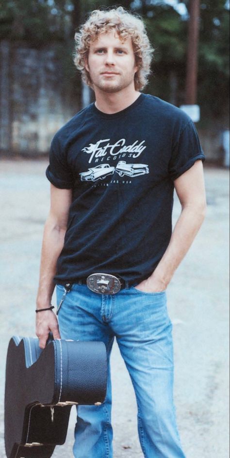 Wes Bentley Yellowstone, Brantley Gilbert Tattoo, Brantley Gilbert Shirts, Dierks Bentley Lyrics, Kenny Chesney Concert, Country Guys, Dierks Bentley, Country Men, Bentley