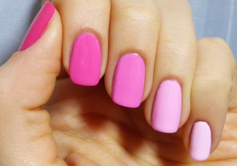 Grab five shades and ombre your nails. Nail Polish Tutorial, Faded Nails, Hand Nails, Unghie Sfumate, Crazy Nail Art, Pink Nail Art, Crazy Nails, Super Nails, Pink Nail Polish