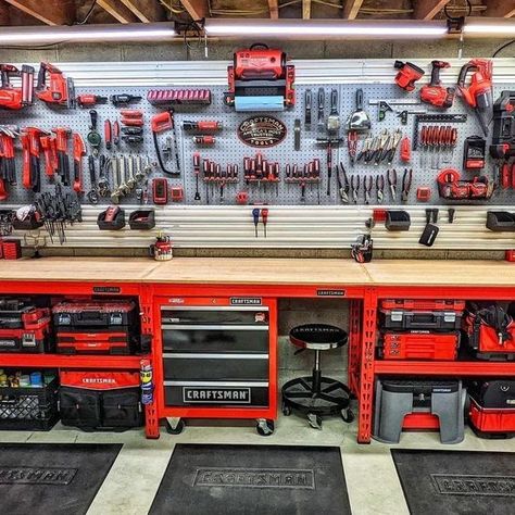 Garage Work Bench Organization Ideas, Garage Mechanic Workshop, Milwaukee Garage Ideas, Mechanic Garage Ideas Workshop, Mechanic Garage Organization, Craftsman Tools Garage, Mechanic Shop Ideas, Garage Work Bench Ideas, Mechanic Garage Ideas