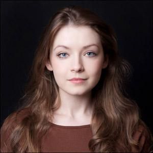 Sleeping Beauty :once upon a time character pics - Google Search Katharine Isabelle, Sarah Bolger, Long Brown Hair, Female Images, Once Upon A Time, Celebrities Female, Role Models, Blue Eyes, Brown Hair