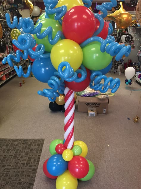 Dr Seuss Halloween Decorations, Dr Suess Balloon Garland, Dr Seuss Classroom Decor, Dr Seuss Balloon Garland, Dr Seuss Balloon Decorations, Dr Seuss Balloons, Dr Seuss Balloon Arch, Dr Suess Graduation Party, Dr Seuss Centerpieces