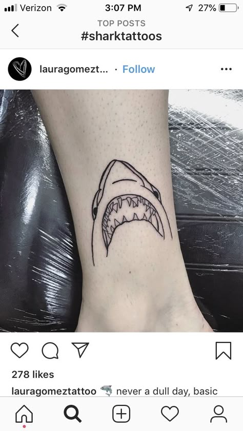 Jaws Tattoo Ideas, Shark Finger Tattoo, Shark Head Tattoo, Shark Mouth Tattoo, Jaws Tattoo, Simple Shark Tattoo, Armpit Tattoo, Mouth Tattoo, Beginner Tattoos