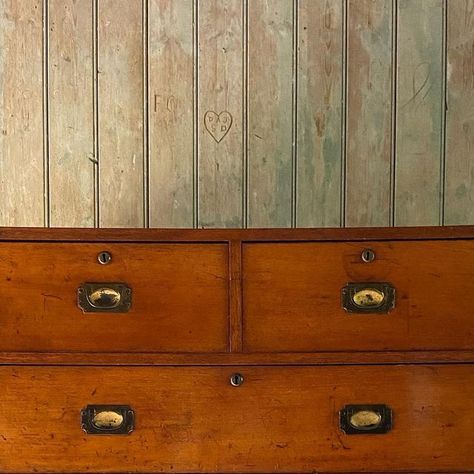 Nook Antiques on Instagram: "A fine, mid C19th, mahogany campaign chest of drawers, fresh in and newly added to the usual places. #antiques #decorativeantiques #campaignfurniture #countryhouseantiques #countryhousestyle #antiquefurniture #englishcountryhouse #countryantiques #countryinteriors" Campaign Chest, Campaign Furniture, Country Interior, Country Antiques, English Country House, Country Style Homes, Chest Of Drawers, Antique Furniture, Nook