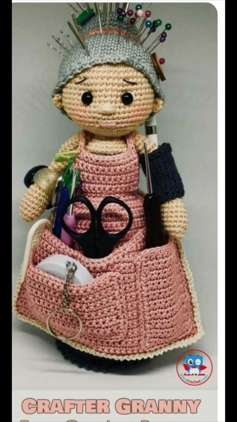 Granny Dolls, Doll Organization, Crochet Hook Organizer, Doll Amigurumi Free Pattern, Pola Amigurumi, Crochet Granny, Crochet Stuff, Crochet Hat, Crochet Gifts