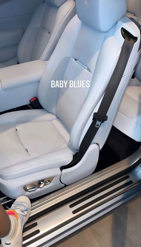 Kylie Jenner Car, Instagram Kylie Jenner, Luxury Lifestyle Travel, Campervan Life, Luxury Car Interior, Dream Cars Jeep, Lux Cars, Blue Car, Super Luxury Cars