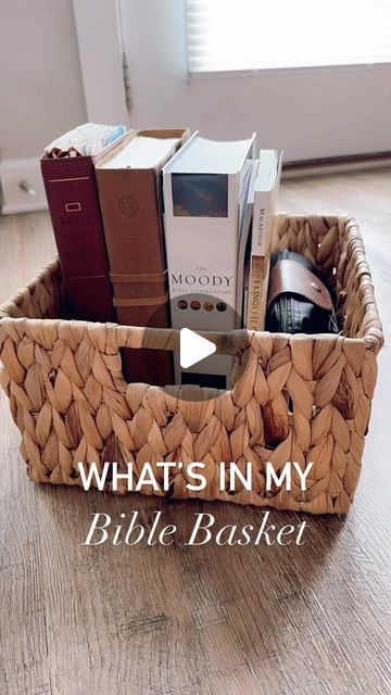 Bible Basket Ideas, Bible Study Basket, Bible Basket, Diy Prayer Board, In My Bible, Bible Study Journaling, Journaling Tips, Bible Study Tips, Bible Study Group