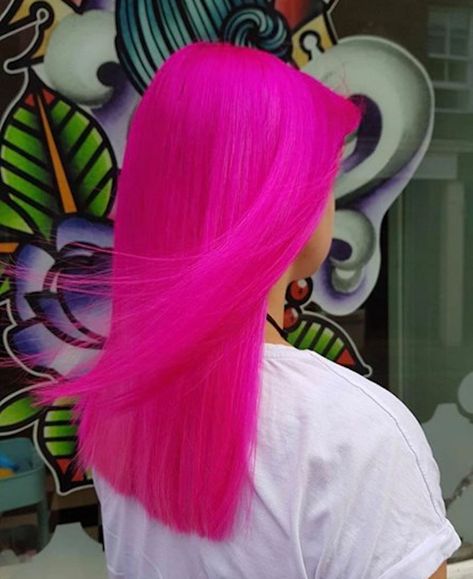 The Prettiest Neon Hair Colors to Inspire Your Next Makeover Neon Pink Hair, Neon Hair Color, Exotic Hair Color, Pink Ombre Hair, Magenta Hair, Pink Hair Dye, Hot Pink Hair, Vivid Hair Color, Neon Hair