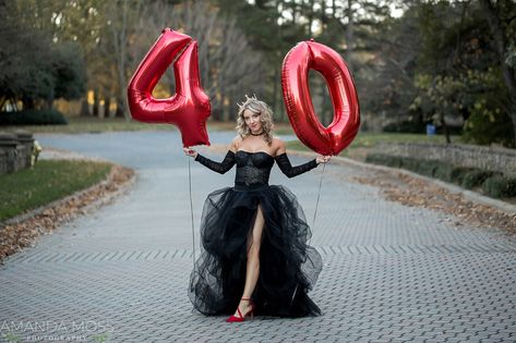 40th Birthday Dress, Party Dress Up Ideas, 40th Birthday Celebration Ideas, 40th Birthday Themes, Dress Up Ideas, 40th Bday Ideas, Birthday Outfit Ideas, Carolina Do Norte, Outfit Ideas For Church