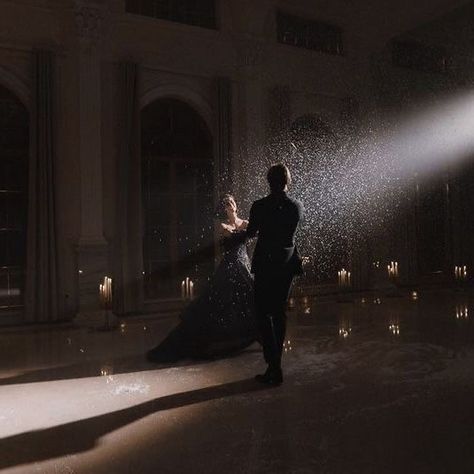 Ball Dance Aesthetic, Ballroom Dancing Aesthetic, Ballroom Aesthetic, Ball Dancing, Couple Dancing Aesthetic, Era Victoria, Ball Dance, Dance Aesthetic, Ball Aesthetic