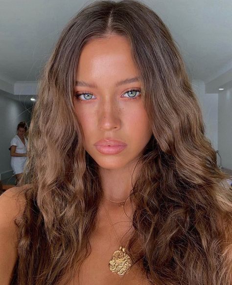 #natural #makeup #freckles #skin Brown Blonde Hair, Hair Inspo Color, Tan Skin, Natural Makeup Looks, Light Hair, Light Brown Hair, Brown Hair Colors, Pretty Hairstyles, Hair Looks