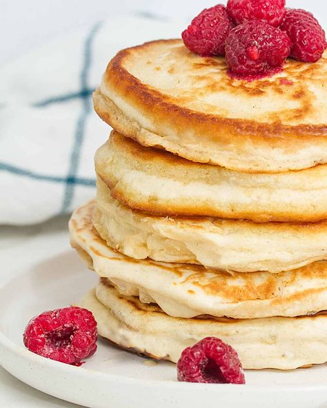 The Best Almond Flour Pancakes - Vegan - The Daily Dish Gluten Free Dairy Free Pancakes, Wheat Flour Pancakes, Peanut Butter Granola Recipe, Egg Free Pancakes, Make Almond Flour, Light And Fluffy Pancakes, Dairy Free Pancakes, Vegan Pancake Recipes, Vegan Grocery List