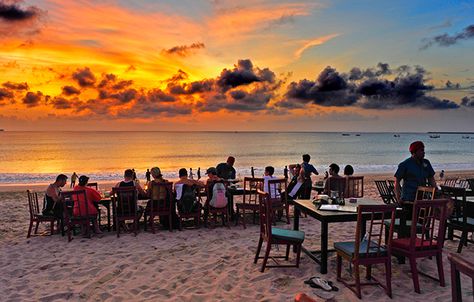 Fish & Seafood Dinner on Jimbaran Beach, Bali, Indonesia Beach Barbeque, Jimbaran Bali, Sunset Dinner, Beach Bali, Bali Beaches, Tropical Pool, Bali Island, Jimbaran, Seafood Dinner