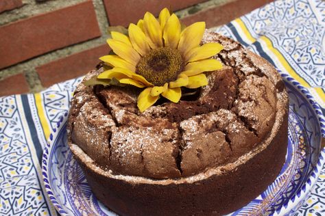 United Kingdom: Beltane Cake Beltaine Food, Beltane Cake, Sabbat Recipes, Witchcraft Kitchen, Handfasting Ideas, Pagan Nature, Litha Summer Solstice, History Crafts, Witch Recipes