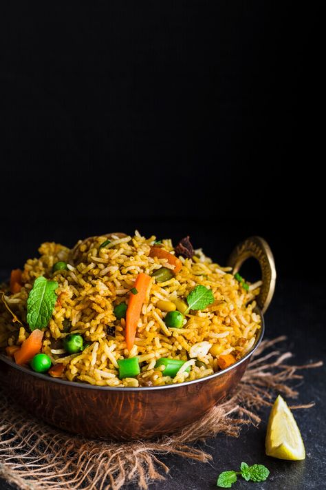 Restaurant style Vegetable Biryani Vegetarian Biryani, Vegetable Biryani Recipe, Vegetable Gravy, Rice Pulao, Vegetable Biryani, Biryani Recipes, Biryani Rice, Veg Biryani, Indian Appetizers