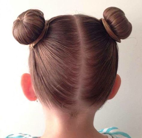 Chonguitos Bohemian Hair Styles, Toddler Hair Dos, Ballet Hair Bun, Hairstylist Career, Double Hair Buns, Two Buns Hairstyle, Princess Hairstyle, Ballet Hairstyles, Bohemian Hair