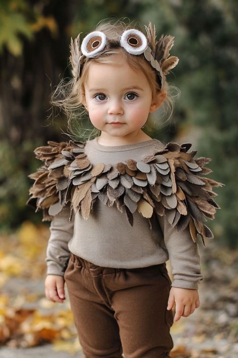 Looking for cute DIY Halloween costumes for kids? Check out these easy DIY Halloween costumes and tutorials for kids! Owl Costume Kids, Baby Owl Costume, Owl Costume Diy, Owl Costumes, Owl Halloween Costumes, Diy Baby Halloween Costumes, Turkey Girl, Diy Baby Costumes, Easy Diy Halloween Costumes