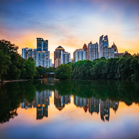 Atlanta Piedmont Park Sunset. City Golden Hour, Senior Vision Board, Atlanta Georgia Aesthetic, Atlanta Aesthetic, Hockey Projects, Atlanta Bucket List, Piedmont Park Atlanta, City Sydney, Park Lighting