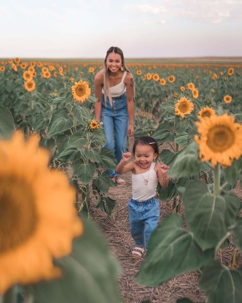 Katie ⋒ on Instagram: “and even when we run through a field full of beautiful sunflowers, I can’t help but only notice you my sweet girl. 🌻 . she is my greatest…” Sunflower Field Photoshoot Mommy And Me, Sunflower Photoshoot Mommy And Me, Sunflower Mommy And Me Photos, Sunflower Field Photoshoot Family, Sunflower Family Pictures, Sunflower Pics, 1st Photoshoot, Sunflower Mini Session, Sunflower Photos