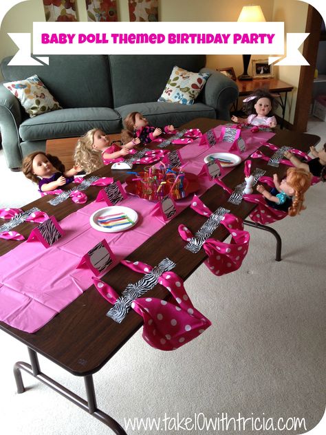 Great idea to seat lots of dolls at a party. I really like the playdoh idea for kids to do in between craft activities. Baby Doll Birthday Party, Doll Themed Birthday Party, Doll Birthday Party, American Girl Birthday Party, Doll Tea Party, American Girl Birthday, American Girl Parties, American Girl Doll Diy, Girl Bday Party