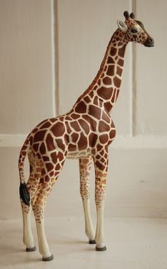 Paper Mache Animal Sculpture Sitting Giraffe by PaperUnleashed ... Reticulated Giraffe, Brancusi Sculpture, Felt Giraffe, Giraffe Crafts, Paint With Acrylics, Dekoratívne Vence, Giraffe Decor, Making Paper Mache, Paper Mache Animals