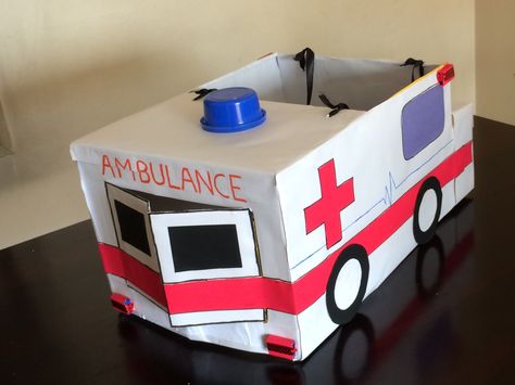 Ambulance Box Car, Ambulance Halloween Costume, Zanimanja Ljudi, Golf Cart Decorations, Cardboard Box Car, Boys Costumes, Barbie Fairy, Block Center, Community Helpers