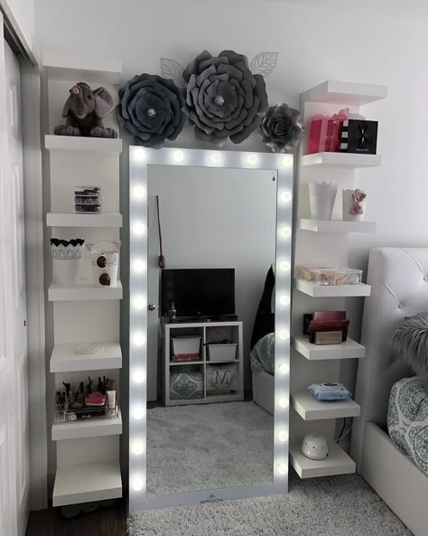 31.1k Likes, 367 Comments - Impressions Vanity Co. (@impressionsvanity) on Instagram: “We're absolutely obsessed with this #beautyroom featuring the Hollywood Iconic Full-Length…” Vanity Room, Glam Room, Body Mirror, Teen Room Decor, Teen Bedroom Decor, Girl Bedroom Decor, Room Ideas Bedroom, Beauty Room, Dream Rooms