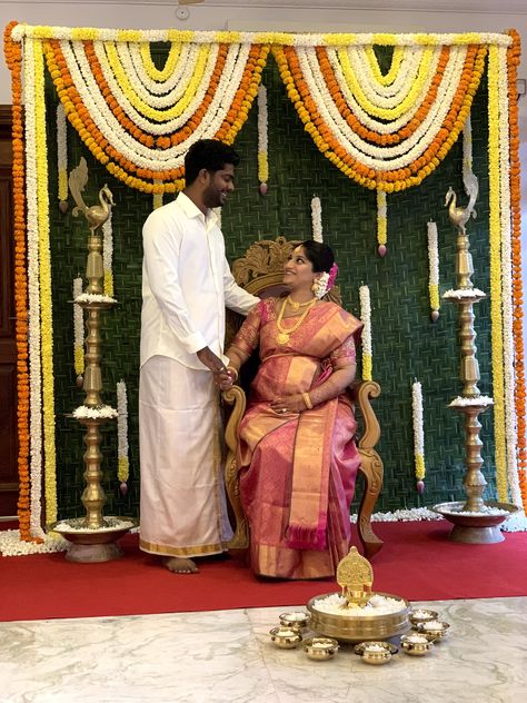 Valaikappu Function Photos, Baby Shower Backdrop Ideas Indian, Valagappu Decorations, Valaikappu Hairstyles, Valakappu Decoration, Valaikappu Photoshoot, Valaikappu Decoration Ideas, Valaikappu Function, Srimantham Decorations