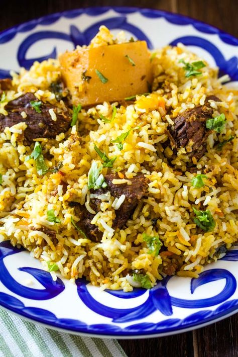 Mint Raita Recipe, Beef Biryani Recipe, Beef Masala, Vegetable Pakora, Beef Biryani, Spaghetti With Ground Beef, Chicken Pakora, Indian Salads, Vermicelli Recipes