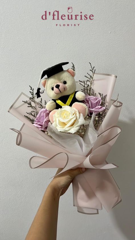 click link for more information and order💫 #bouquet #buketbunga #flower #flowerbouquet #bouquetjakarta #bouquettangerang #aestheticflower #aestheticbouquet #moneybouquet #vaseflower #standingflower #snackbouquet #giftideas #romanticgift #aesthetic Graduation Bear Bouquet, Buket Wisuda Aesthetic, Teddy Bouquet, Bouquet Wisuda, Buket Graduation, Flower Bouquet Graduation, Bucket Balon, Hand Buket, Teddy Bear Bouquet