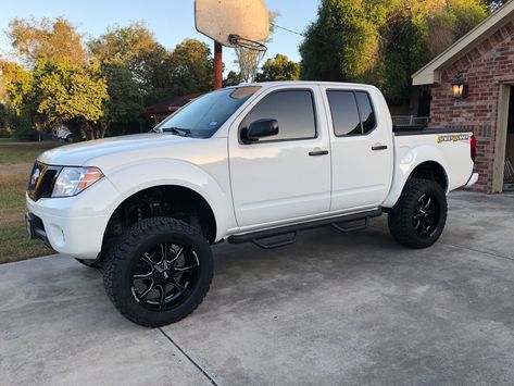 Nissan Frontier Desert Runner, Rough Country 6’ Suspension lift Kit, Rough Country step bar, Motto Metal 20’ wheels Lifted Nissan Frontier, Nissan Frontier 4x4, Nissan Pickup Truck, Nissan 4x4, Nissan Pickup, Nissan Trucks, 20 Wheels, Custom Truck, Truck Ideas