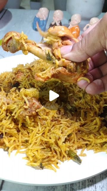 𝕻𝖆𝖙𝖍𝖗𝖊𝖑𝖆 on Instagram: "Koi Jhanjhat nhi koi jhamela nhi.. Simple instant Chicken Biryani..🤟😍
. 
. 
. 
. 
. 
To make in cooker. You add water till the level of rice. By getting two whistles. Open after pressure is released. 

Ingredients ~
Black pepper - 20 grains
Clove - 5 
Cumin seeds - 1 tbsp
Bay leaf - 3
Black cardamom - 2
Green cardamom - 5

For Curd Paste ~
Curd - 200 gm
Coriander powder - 2 tbsp
Turmeric - 1/2 tp
Garam Masala - 2 tbsp
Salt - to taste
.
. 
. 
Follow @pathrela_  for more recipe..😋
. 
. 
. 
. 
. 
#chickenbiryani #biryani #chicken #foodie #biryanilovers #food #foodporn #indianfood #biryanilove #foodlover #instafood #biryanilover #biryanirecipe #delicious #biriyani #rice #nonveg #desifood #meat #lunch #dinner" Biriyani Recipes, Chicken Cooker, Black Cardamom, Green Cardamom, Chicken Biryani Recipe, Chicken Biryani, Cumin Seeds, Desi Food, Biryani Recipe